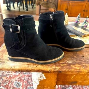 Dr. Scholl’s Jacinda Wedge Black Suede Boots
